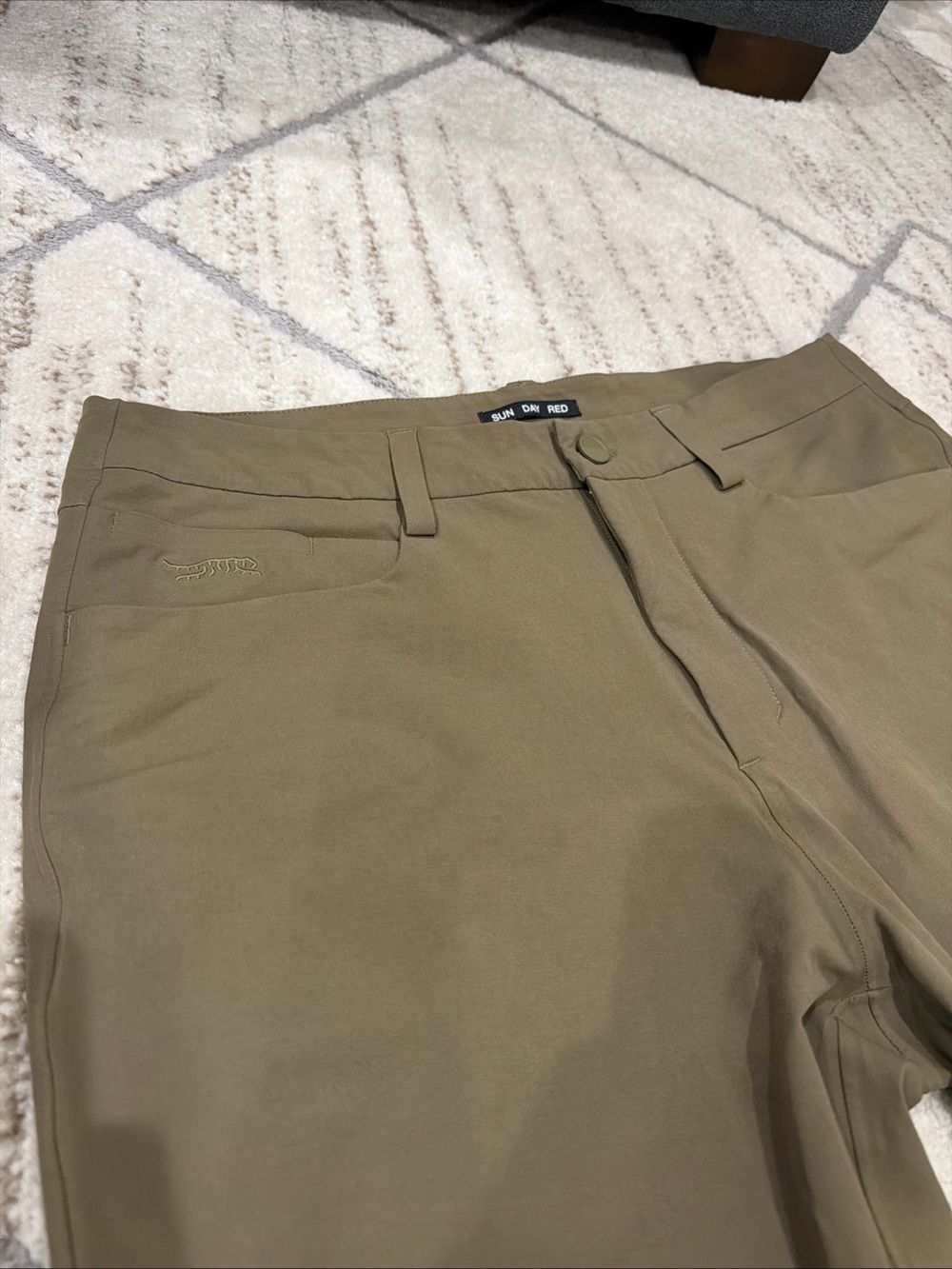 Sun Day Red Tiger Woods Jupiter 5 Pocket Golf Pants Men’s Size 32 Bronze